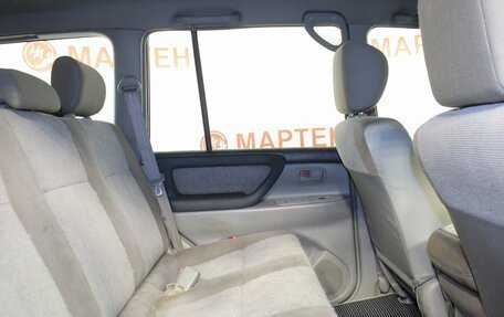 Toyota Land Cruiser 100 рестайлинг 2, 2004 год, 1 785 000 рублей, 11 фотография