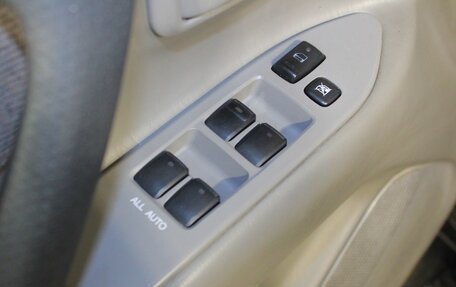 Toyota Land Cruiser 100 рестайлинг 2, 2004 год, 1 785 000 рублей, 14 фотография