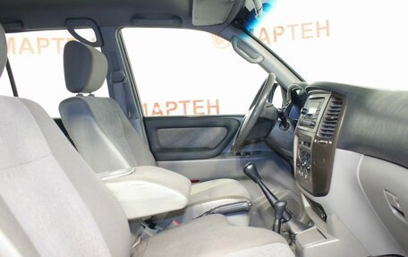 Toyota Land Cruiser 100 рестайлинг 2, 2004 год, 1 785 000 рублей, 10 фотография