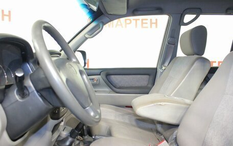 Toyota Land Cruiser 100 рестайлинг 2, 2004 год, 1 785 000 рублей, 9 фотография