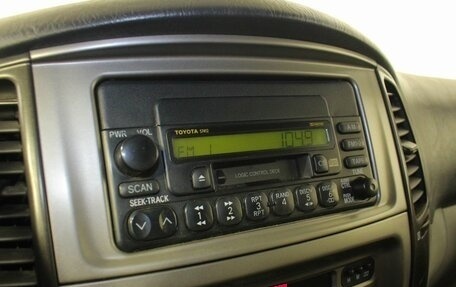 Toyota Land Cruiser 100 рестайлинг 2, 2004 год, 1 785 000 рублей, 12 фотография