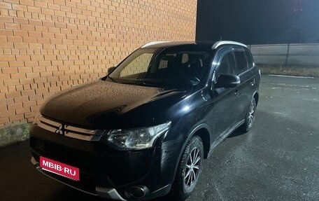 Mitsubishi Outlander III рестайлинг 3, 2014 год, 1 750 000 рублей, 1 фотография