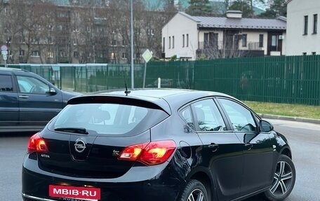 Opel Astra J, 2014 год, 770 000 рублей, 3 фотография