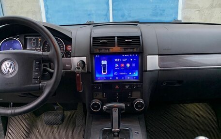 Volkswagen Touareg III, 2005 год, 699 999 рублей, 6 фотография