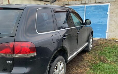 Volkswagen Touareg III, 2005 год, 699 999 рублей, 9 фотография