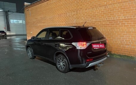 Mitsubishi Outlander III рестайлинг 3, 2014 год, 1 750 000 рублей, 3 фотография