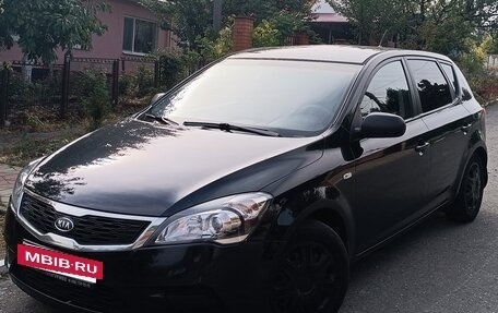 KIA cee'd I рестайлинг, 2010 год, 830 000 рублей, 3 фотография