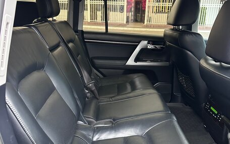 Toyota Land Cruiser 200, 2014 год, 3 950 000 рублей, 10 фотография