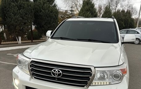 Toyota Land Cruiser 200, 2014 год, 3 950 000 рублей, 7 фотография