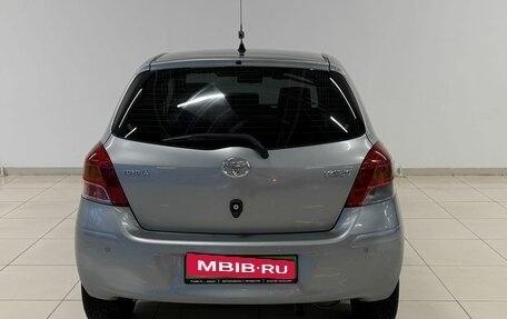Toyota Yaris III рестайлинг, 2009 год, 470 000 рублей, 5 фотография