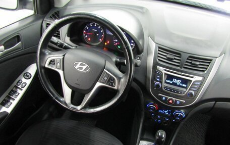 Hyundai Solaris II рестайлинг, 2015 год, 770 000 рублей, 16 фотография