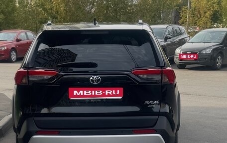 Toyota RAV4, 2024 год, 4 050 000 рублей, 5 фотография