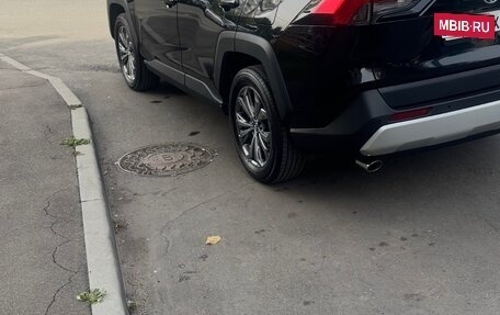 Toyota RAV4, 2024 год, 4 050 000 рублей, 6 фотография