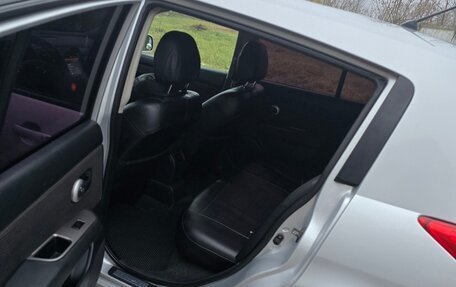 Nissan Tiida, 2010 год, 800 000 рублей, 5 фотография