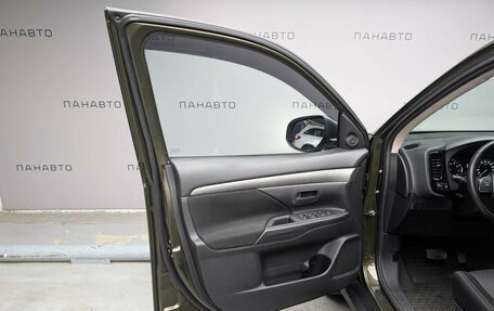 Mitsubishi Outlander III рестайлинг 3, 2018 год, 1 535 000 рублей, 8 фотография