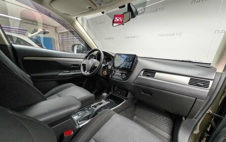 Mitsubishi Outlander III рестайлинг 3, 2018 год, 1 535 000 рублей, 11 фотография