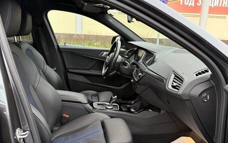 BMW 1 серия, 2021 год, 2 990 000 рублей, 15 фотография