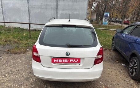 Skoda Fabia II, 2011 год, 320 000 рублей, 3 фотография