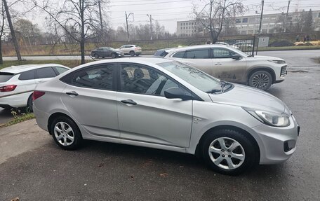 Hyundai Solaris II рестайлинг, 2013 год, 520 000 рублей, 3 фотография