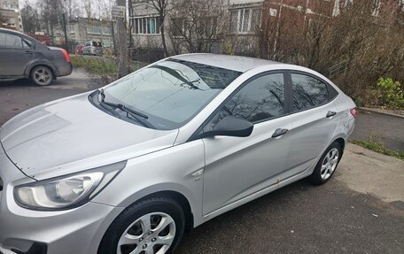 Hyundai Solaris II рестайлинг, 2013 год, 520 000 рублей, 4 фотография