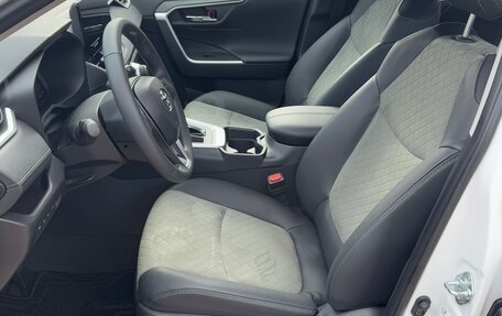 Toyota RAV4, 2025 год, 3 930 000 рублей, 10 фотография