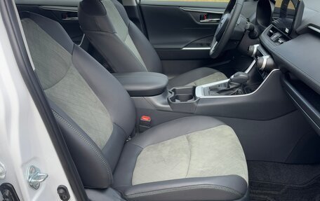 Toyota RAV4, 2025 год, 3 930 000 рублей, 18 фотография