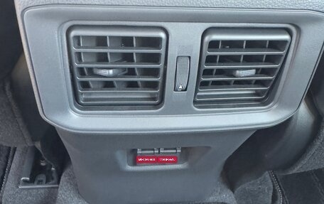 Toyota RAV4, 2025 год, 3 930 000 рублей, 21 фотография