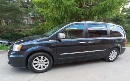 Chrysler Voyager IV, 2014 год, 2 100 000 рублей, 3 фотография