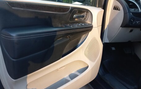 Chrysler Voyager IV, 2014 год, 2 100 000 рублей, 12 фотография