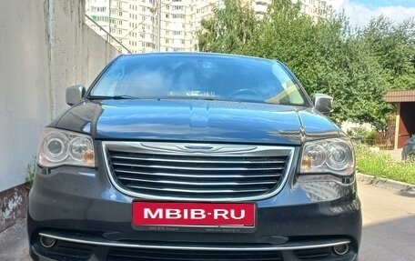 Chrysler Voyager IV, 2014 год, 2 100 000 рублей, 6 фотография