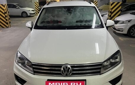 Volkswagen Touareg III, 2016 год, 2 390 000 рублей, 2 фотография