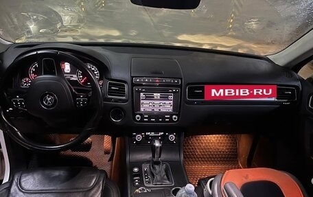 Volkswagen Touareg III, 2016 год, 2 390 000 рублей, 7 фотография