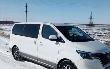 Hyundai H-1 II рестайлинг, 2020 год, 2 990 000 рублей, 2 фотография