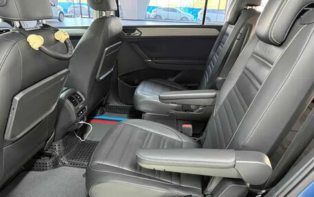 Volkswagen Touran III, 2021 год, 2 330 000 рублей, 8 фотография