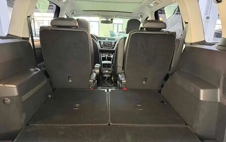 Volkswagen Touran III, 2021 год, 2 330 000 рублей, 11 фотография