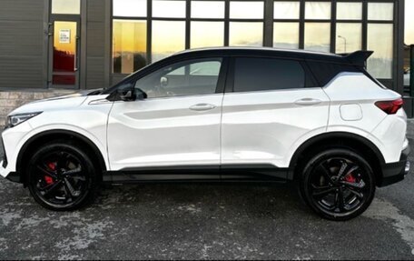 Geely Coolray I, 2023 год, 2 200 000 рублей, 2 фотография