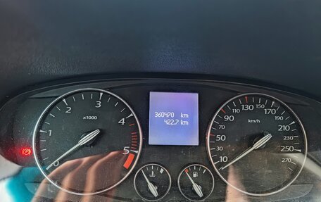 Renault Laguna III рестайлинг, 2010 год, 750 000 рублей, 11 фотография