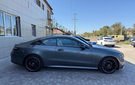 Mercedes-Benz E-Класс, 2021 год, 5 500 000 рублей, 4 фотография