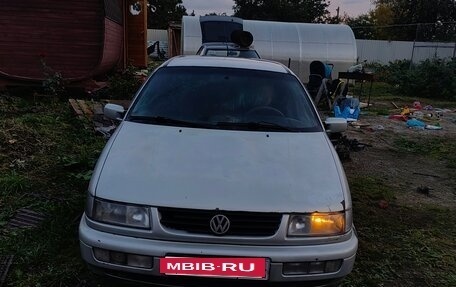 Volkswagen Passat B4, 1996 год, 140 000 рублей, 2 фотография