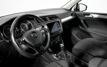 Volkswagen Tiguan II, 2020 год, 2 159 000 рублей, 9 фотография