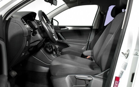 Volkswagen Tiguan II, 2020 год, 2 159 000 рублей, 11 фотография