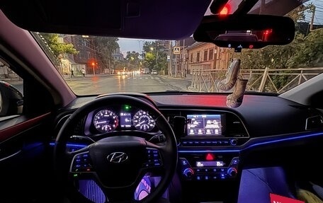 Hyundai Elantra VI рестайлинг, 2016 год, 1 360 000 рублей, 13 фотография