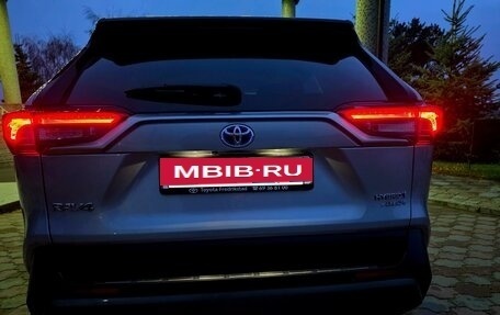 Toyota RAV4, 2019 год, 3 700 000 рублей, 11 фотография