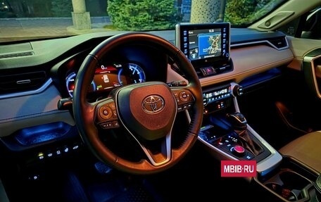 Toyota RAV4, 2019 год, 3 700 000 рублей, 14 фотография