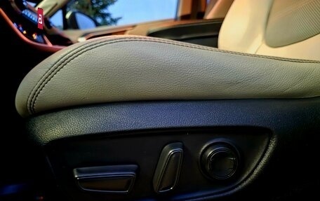 Toyota RAV4, 2019 год, 3 700 000 рублей, 17 фотография