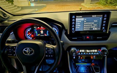 Toyota RAV4, 2019 год, 3 700 000 рублей, 28 фотография