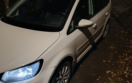 Volkswagen Touran III, 2012 год, 880 000 рублей, 7 фотография