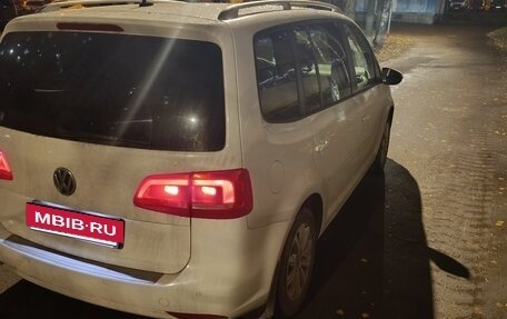 Volkswagen Touran III, 2012 год, 880 000 рублей, 4 фотография