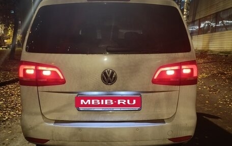 Volkswagen Touran III, 2012 год, 880 000 рублей, 5 фотография
