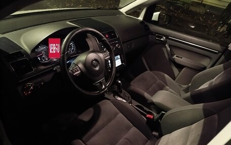 Volkswagen Touran III, 2012 год, 880 000 рублей, 8 фотография